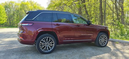 Jeep Gave The 2026 Grand Cherokee A Smaller Engine, But Kept The Best Stuff Intact | Review