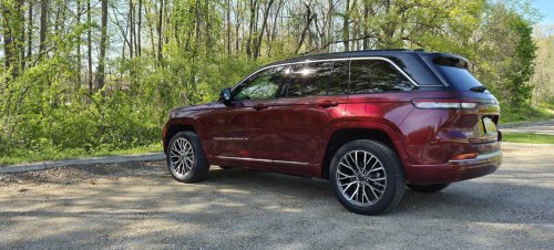 Jeep Gave The 2026 Grand Cherokee A Smaller Engine, But Kept The Best Stuff Intact | Review