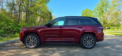 Jeep Gave The 2026 Grand Cherokee A Smaller Engine, But Kept The Best Stuff Intact | Review