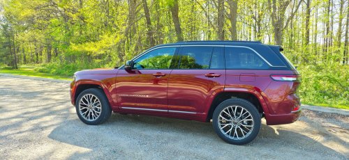 Jeep Gave The 2026 Grand Cherokee A Smaller Engine, But Kept The Best Stuff Intact | Review