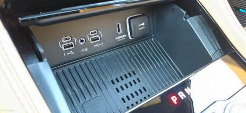 Jeep Gave The 2026 Grand Cherokee A Smaller Engine, But Kept The Best Stuff Intact | Review