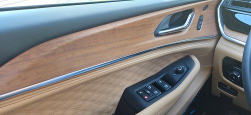Jeep Gave The 2026 Grand Cherokee A Smaller Engine, But Kept The Best Stuff Intact | Review