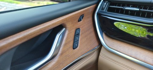 Jeep Gave The 2026 Grand Cherokee A Smaller Engine, But Kept The Best Stuff Intact | Review