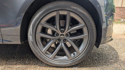 The 2026 Range Rover Sport PHEV Is A Master Of Nothing And That’s Its Trick | Review
