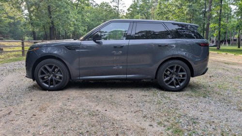 The 2026 Range Rover Sport PHEV Is A Master Of Nothing And That’s Its Trick | Review