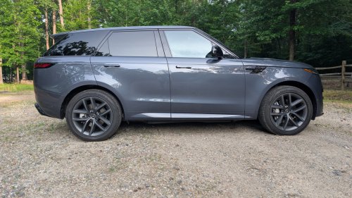 The 2026 Range Rover Sport PHEV Is A Master Of Nothing And That’s Its Trick | Review