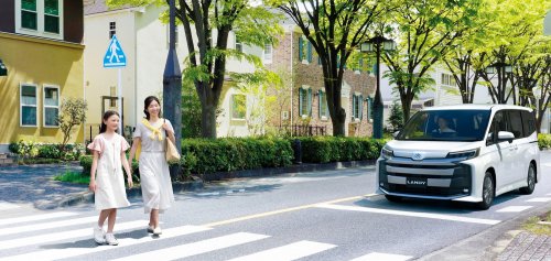 Suzuki’s New Minivan Now Has Room For Eight, And A Grille Sized For Twelve