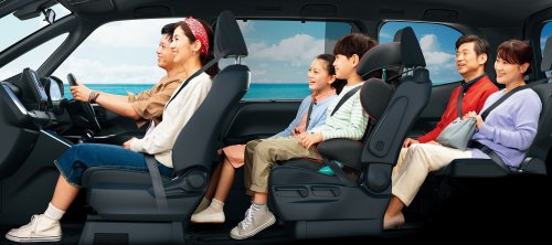 Suzuki’s New Minivan Now Has Room For Eight, And A Grille Sized For Twelve