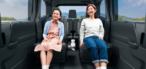 Suzuki’s New Minivan Now Has Room For Eight, And A Grille Sized For Twelve