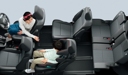 Suzuki’s New Minivan Now Has Room For Eight, And A Grille Sized For Twelve