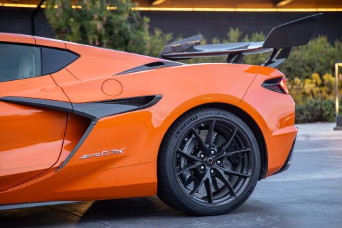 A $255K Corvette Embarrassed A $4.3M Bugatti To 60 MPH