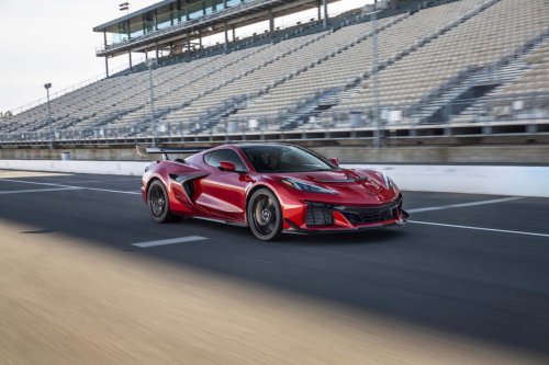 Bugatti, A $255K Corvette Embarrassed A $4.3M Bugatti To 60 MPH