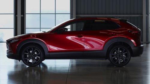 Europe’s 2027 Mazda CX-30 Has A Manual And Better Headlights Than Yours