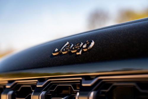 Jeep’s 2027 Grand Cherokee Upland Delivers Trailhawk Looks For $5k Less
