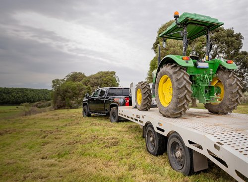 Chevy’s Silverado HD Gets A $13K Fifth-Wheel Hitch That Can Tow Three BYD Pickups