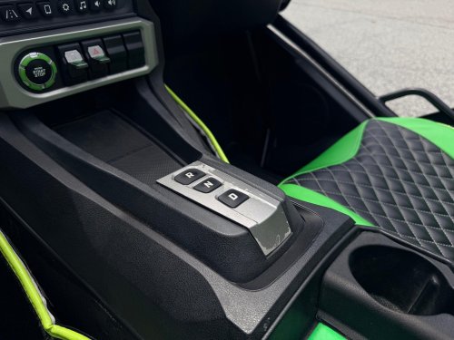 This Slingshot’s Lamborghini Costume Wore Off At $13,786