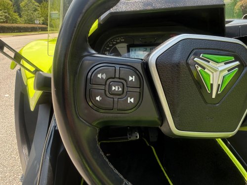 This Slingshot’s Lamborghini Costume Wore Off At $13,786