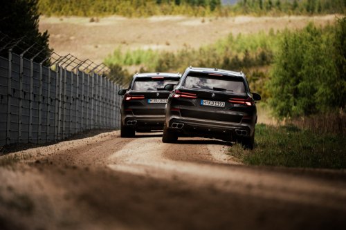 BMW, BMW Demonstrates Armored X5 And 7-Series To VIP Clients