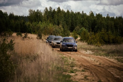 BMW Demonstrates Armored X5 And 7-Series To VIP Clients