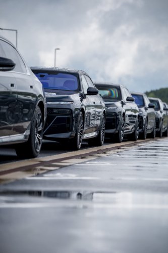 BMW Let 67 Buyers Test Its Bulletproof Cars, One Shrugs Off Explosives
