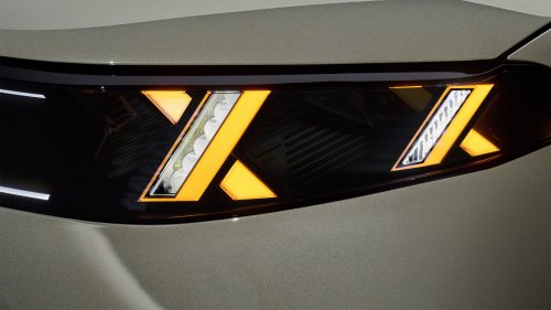 BMW, BMW X5, BMW’s X5 Will Remind You Of Musk Every Time You Turn On The Lights