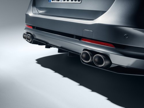 Alpina’s Founders Built A 790-HP BMW M5 Wagon That Looks Like A Lease Special
