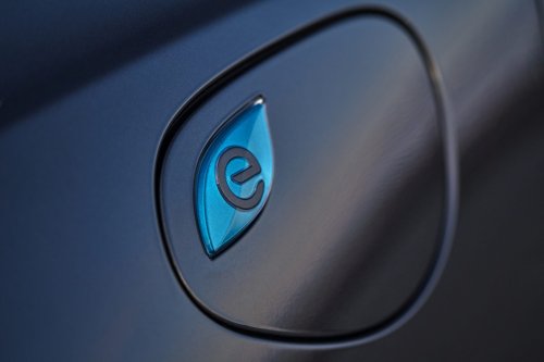 Chrysler, After Four Fires, Chrysler Tells Pacifica Hybrid Owners To Stop Charging And Park Outside