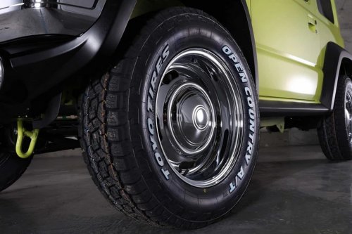 This $21K Mini Chevy K5 Blazer Is Actually A 64-HP Suzuki Jimny