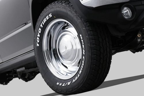 This $21K Mini Chevy K5 Blazer Is Actually A 64-HP Suzuki Jimny