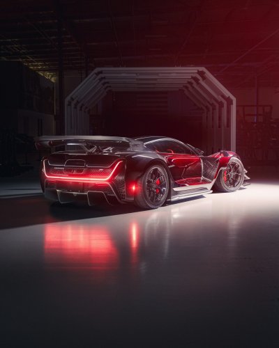 Czinger, Koenigsegg, This Rare Czinger 21C Has Fading Carbon Fiber To Make Koenigsegg Jealous