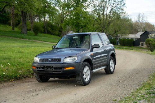 This Three-Pedal Toyota RAV4 Is A Reminder Of Everything The New One Gave Up
