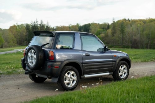 This Three-Pedal Toyota RAV4 Is A Reminder Of Everything The New One Gave Up