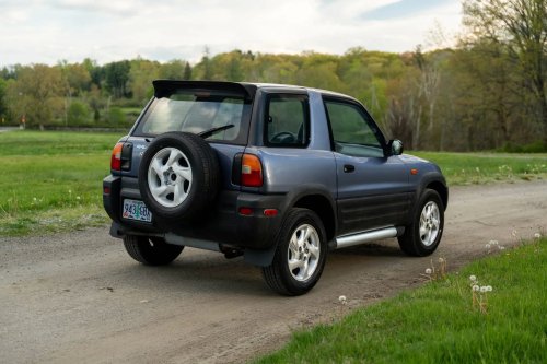 This Three-Pedal Toyota RAV4 Is A Reminder Of Everything The New One Gave Up