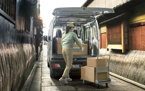 Japan Gets A New Manual Kei Van For $7,200, The Rest Of Us Get Envy