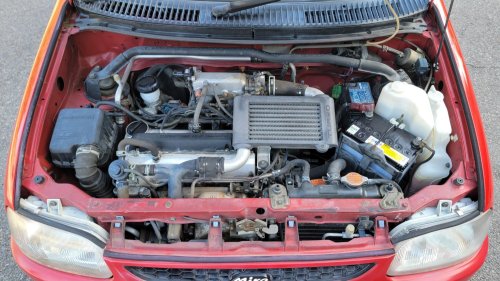 This Daihatsu Kei Hot Hatch Has 5 Speeds, 4 Cylinders, And An American Passport