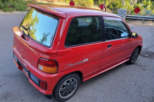 This Daihatsu Kei Hot Hatch Has 5 Speeds, 4 Cylinders, And An American Passport
