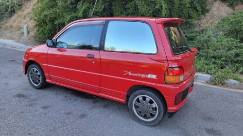 This Daihatsu Kei Hot Hatch Has 5 Speeds, 4 Cylinders, And An American Passport