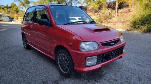 This Daihatsu Kei Hot Hatch Has 5 Speeds, 4 Cylinders, And An American Passport