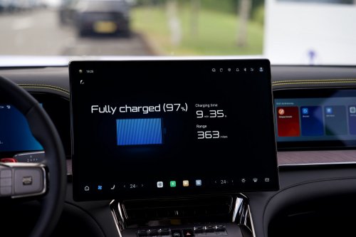 BYD, BYD’s 5-Minute Flash Charging Is Coming To Canada Before Its Cars Are