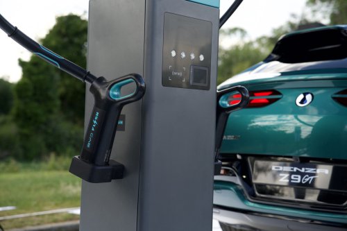 BYD, BYD’s 5-Minute Flash Charging Is Coming To Canada Before Its Cars Are