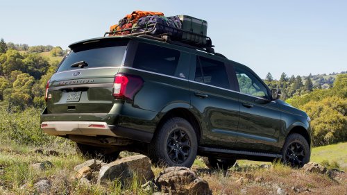 Ford, Ford’s Recalling 420,000 SUVs Whose Seatbelts Can Lock You In For No Reason