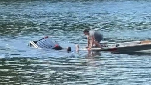 Hummer, Boat Launch Goes Wrong, Pulls Hummer H3 Underwater In Seconds