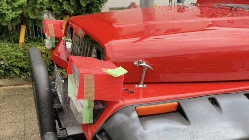 Jeep, A Jeep Missed Japan’s Headlight Rule By An Inch, So He Boxed Them In Cardboard