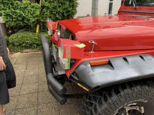 Jeep, A Jeep Missed Japan’s Headlight Rule By An Inch, So He Boxed Them In Cardboard
