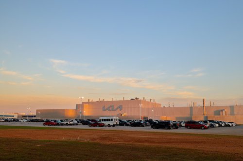 Hyundai Built A Georgia Plant Just For EVs, Now It’s Making Kia Hybrids