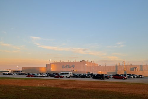 Hyundai Built A Georgia Plant Just For EVs, Now It’s Making Kia Hybrids