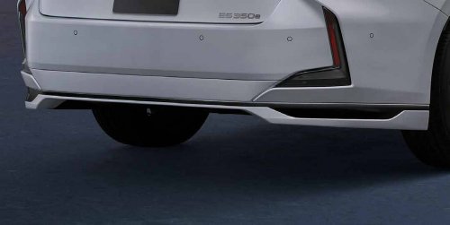 Japan’s Lexus ES Offers A Splitter Up Front And A Foot Deodorizer Down Below