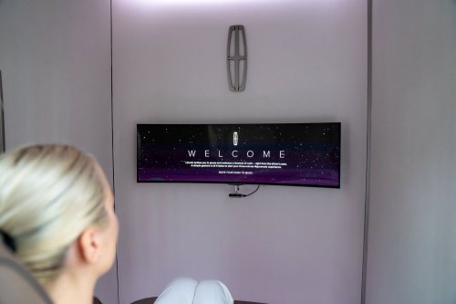 Lincoln, Lincoln’s Latest Marketing Stunt Looks Like An Ultra-Luxury Porta Potty