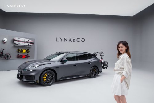 Lynk &amp; Co’s First Wagon Has A Robot That Talks To You From The Dash