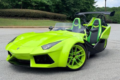 This Slingshot’s Lamborghini Costume Wore Off At $13,786